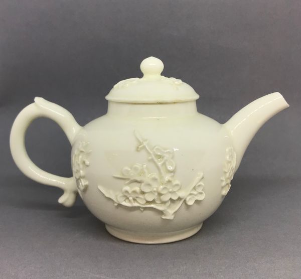 Bow Teapot and Cover