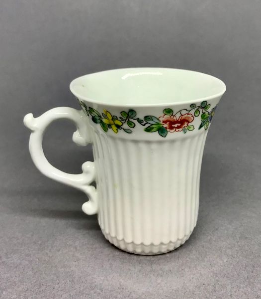 Early Worcester rib moulded coffee cup