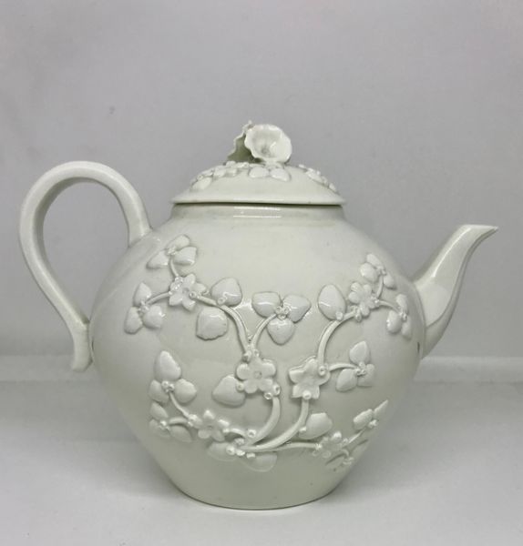 Chantilly Teapot and Cover